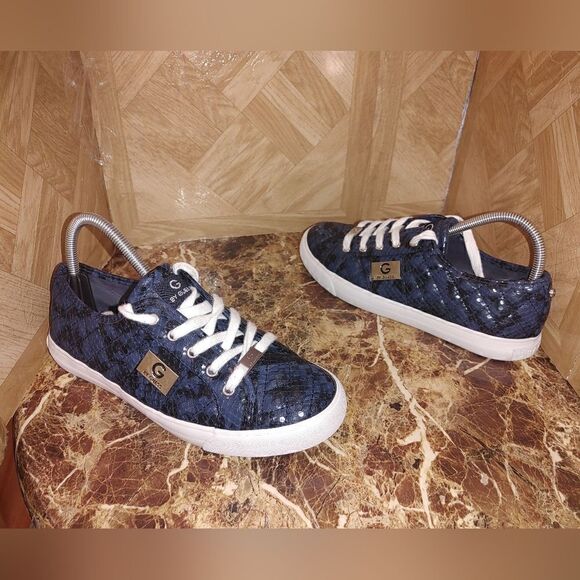 Guess women's fas8 casual shoes sneakers blue size 7.5.     539 - Picture 1 of 12